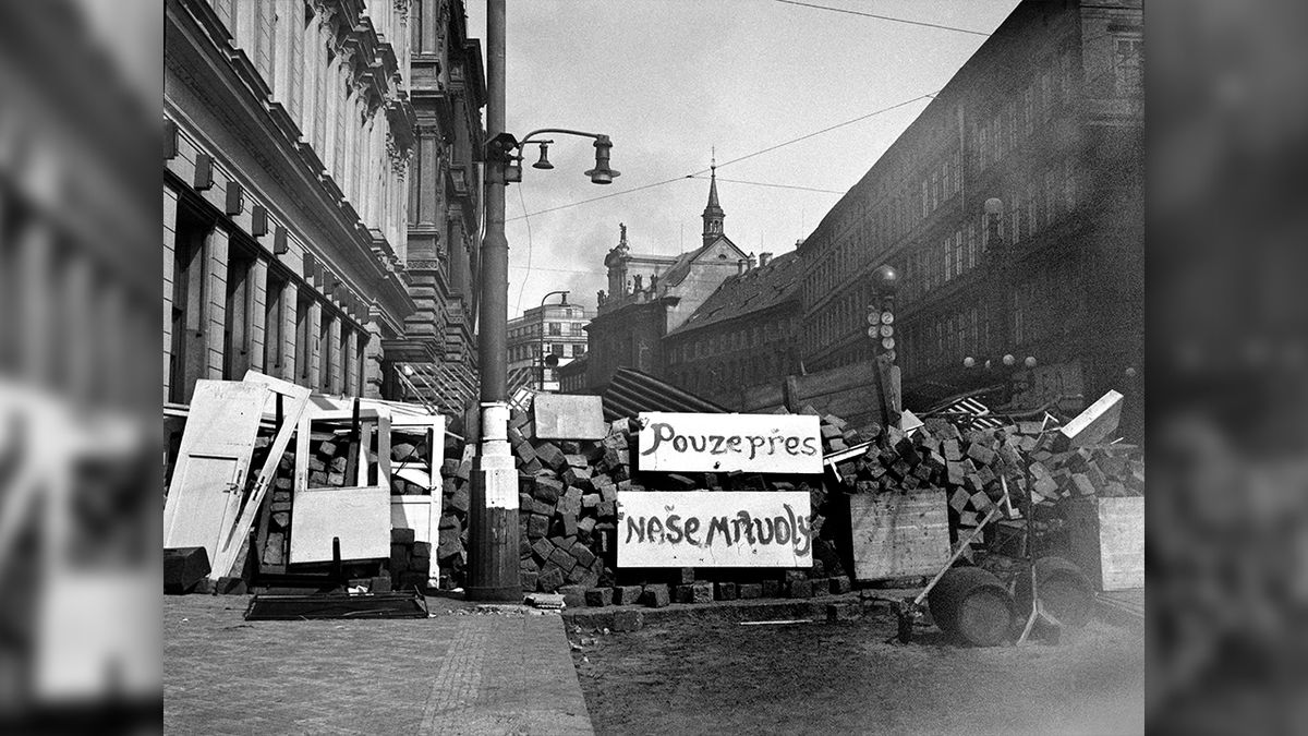 Dělník fotografie Emil Fafek. Od Pražského povstání ke slávistickým fotbalistům